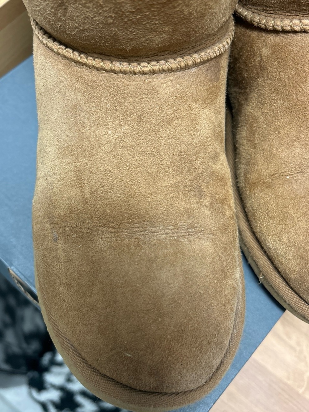 UGG chestnut boots - Picture 3 of 5